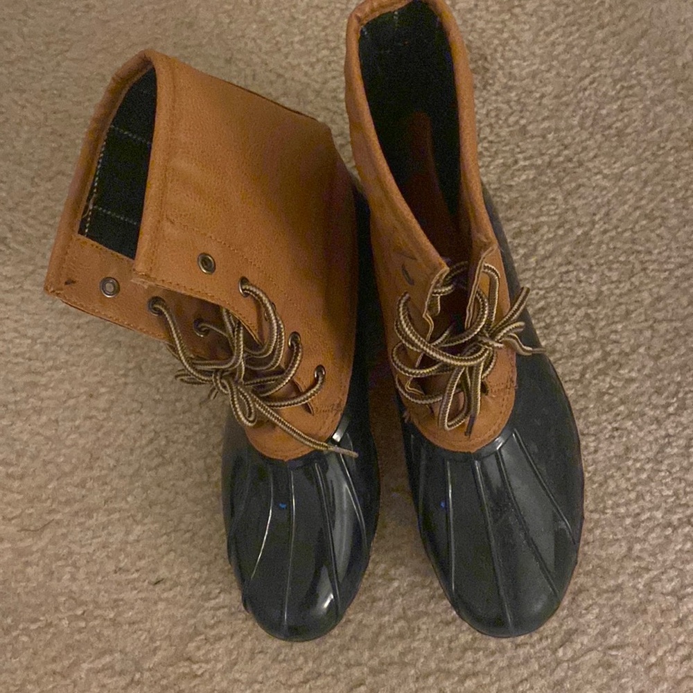 Women’s snow boats